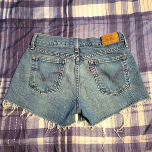 ❤️Levi Shorts Size 515 💙
